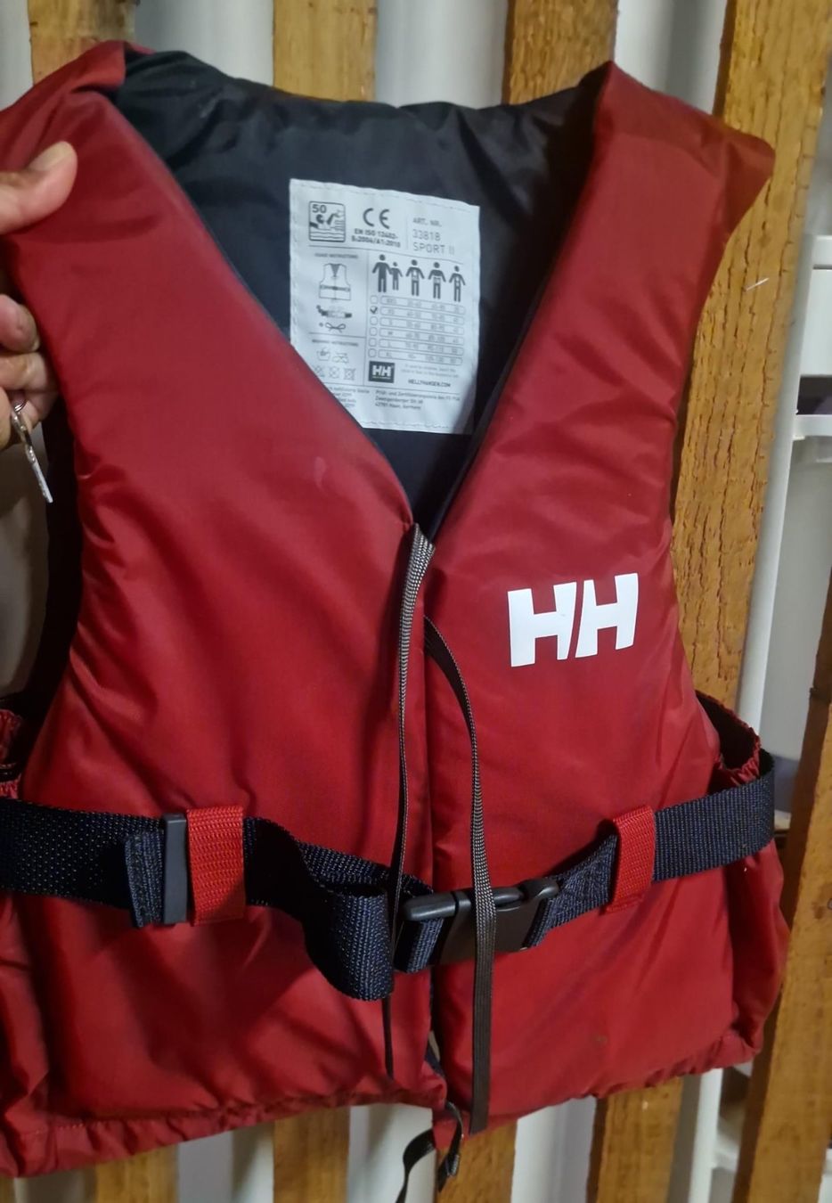 Helly Hansen Schwimmwesten: Helly Hansen Rettungsweste Sport II rot – Gebraucht aus Grüningen von anb_cb7g