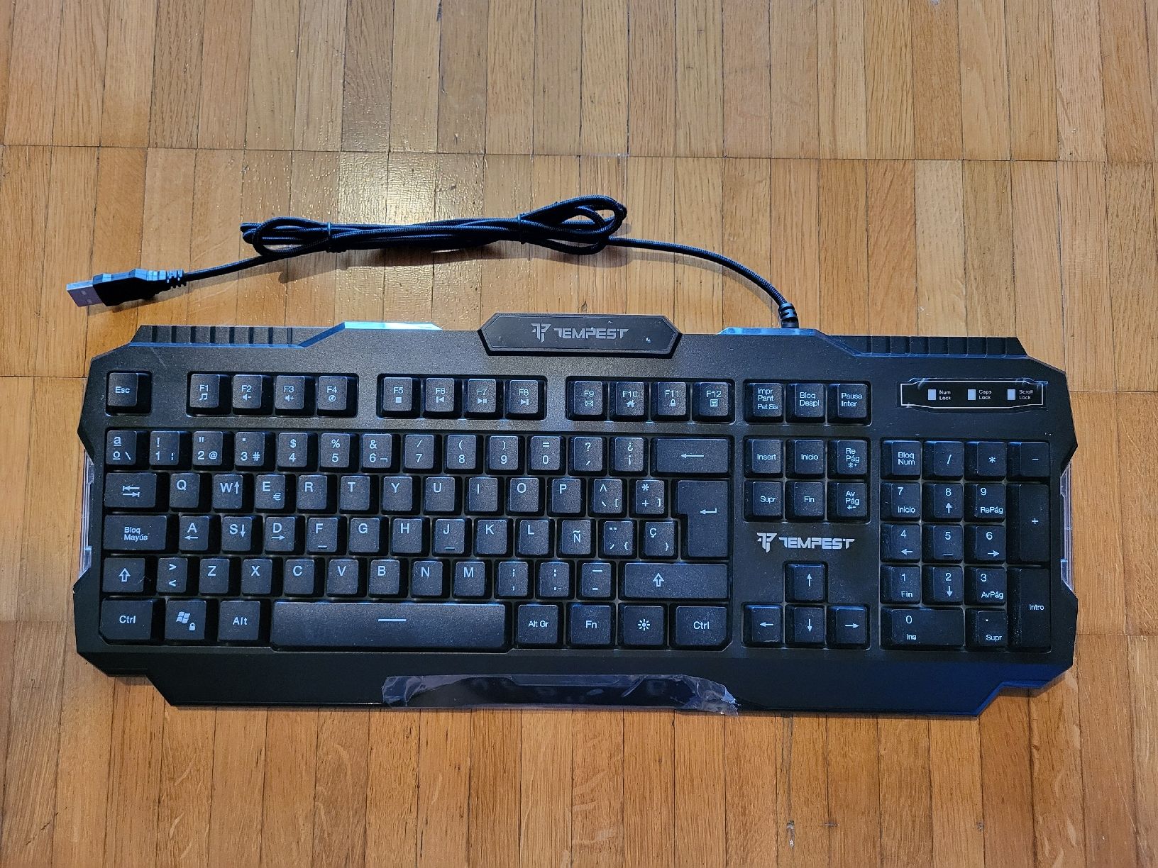 Tastiere: Gaming Tastatur Tempest Apocalypse CH Layout  – Nuovo (secondo la descrizione) da Riniken venduto da Melanie910