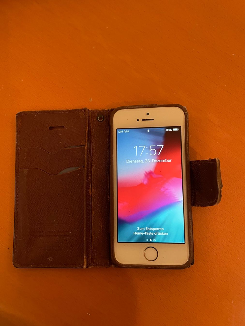 Apple Handys / Smartphones: Iphone 5s 64 GB Gold mit Schutzhülle – Gebraucht aus Baar von Amarillis3 3
