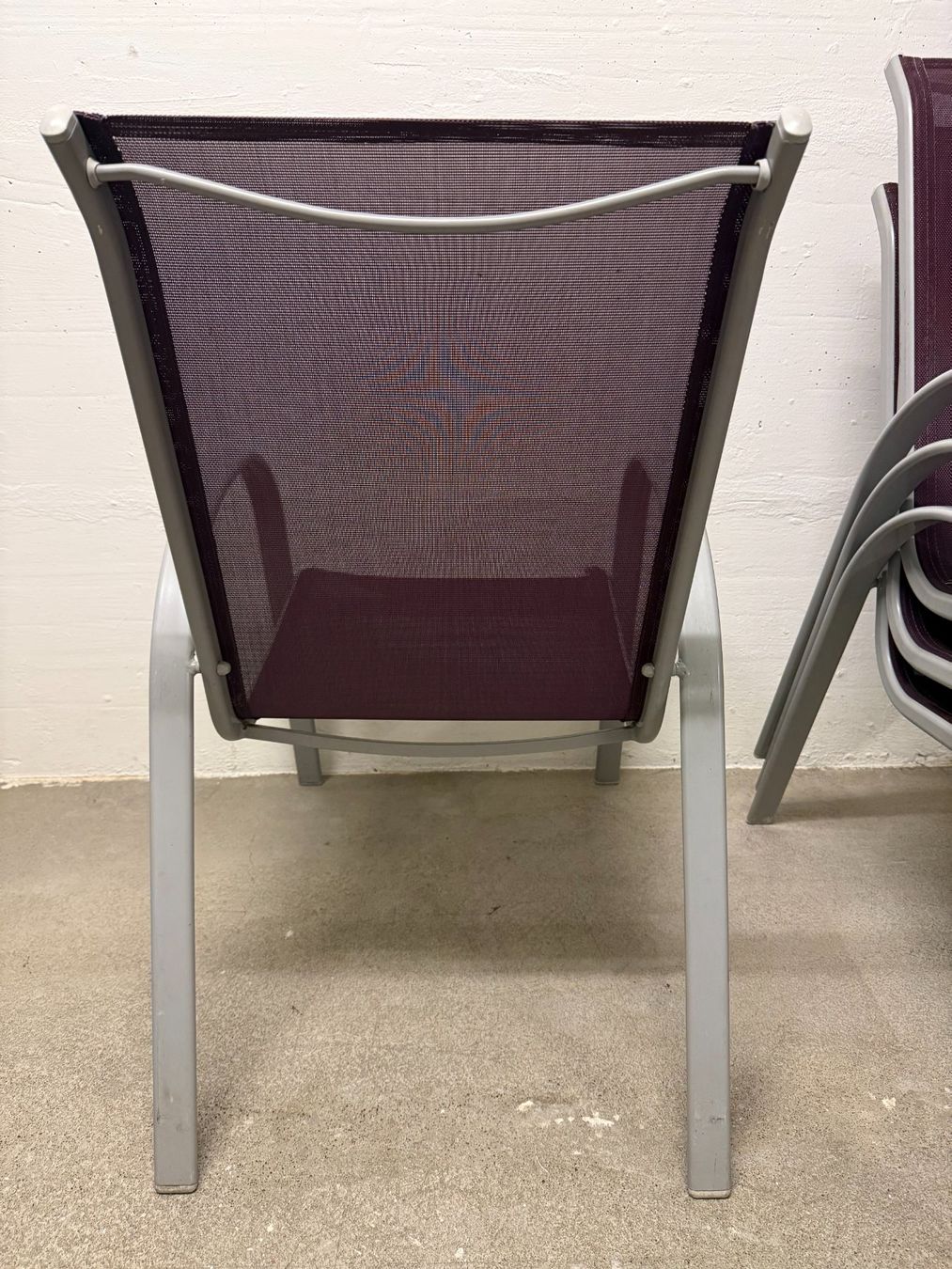 Sedie: 4 Stapelstühle violett Metall – Usato da Wettswil venduto da raphi00 3