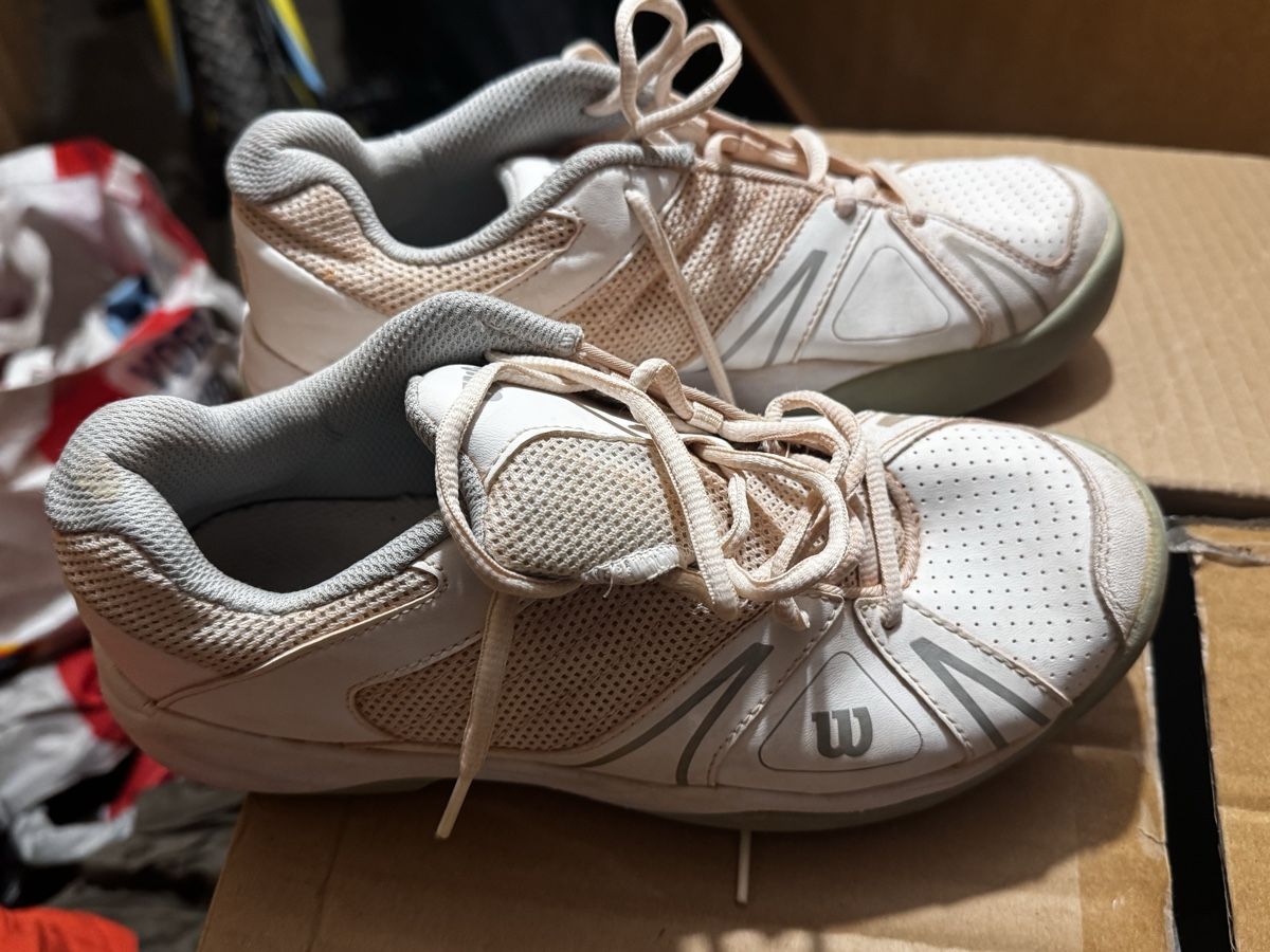 Wilson Scarpe da donna: Chaussures de tennis Wilson blanches, taille 38. – Usato da Lausanne venduto da ver_tg8y