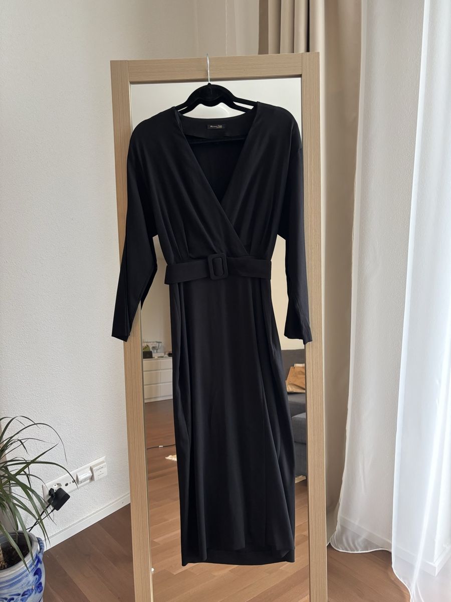 Massimo Dutti Kleider: Massimo Dutti black midi dress – Neu (gemäss Beschreibung) aus Neuchâtel von dum_5xby