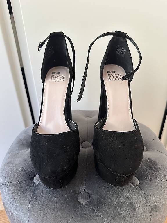 Scarpe da donna: Schwarze Plateau High Heels Gr. 40 – Usato da Klingnau venduto da mic_qk2t 1