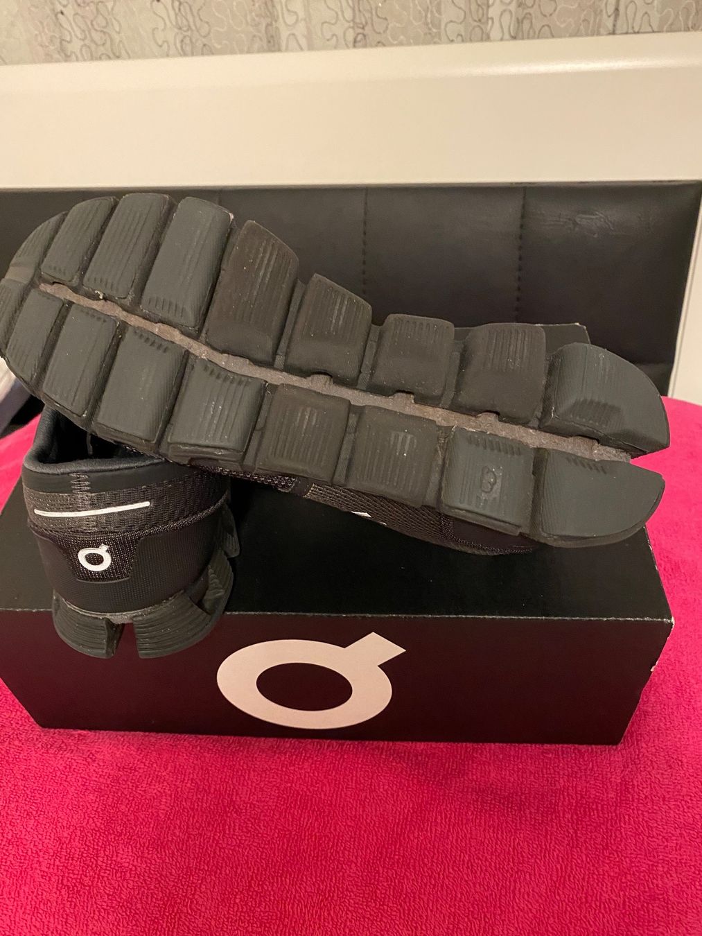 On Scarpe da donna: On schuhe gr.38.5 – Usato da Pfungen venduto da Sheki56 3