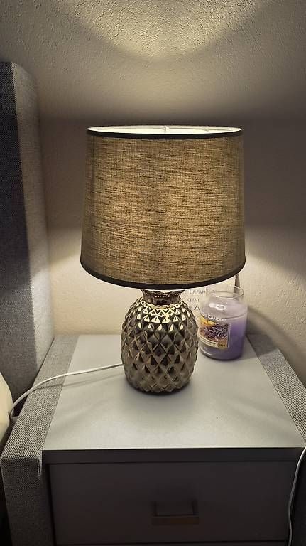 Lampes: 2x Ananas Nachtischlampen – D'occasion à Unterlunkhofen par Fcbasel92