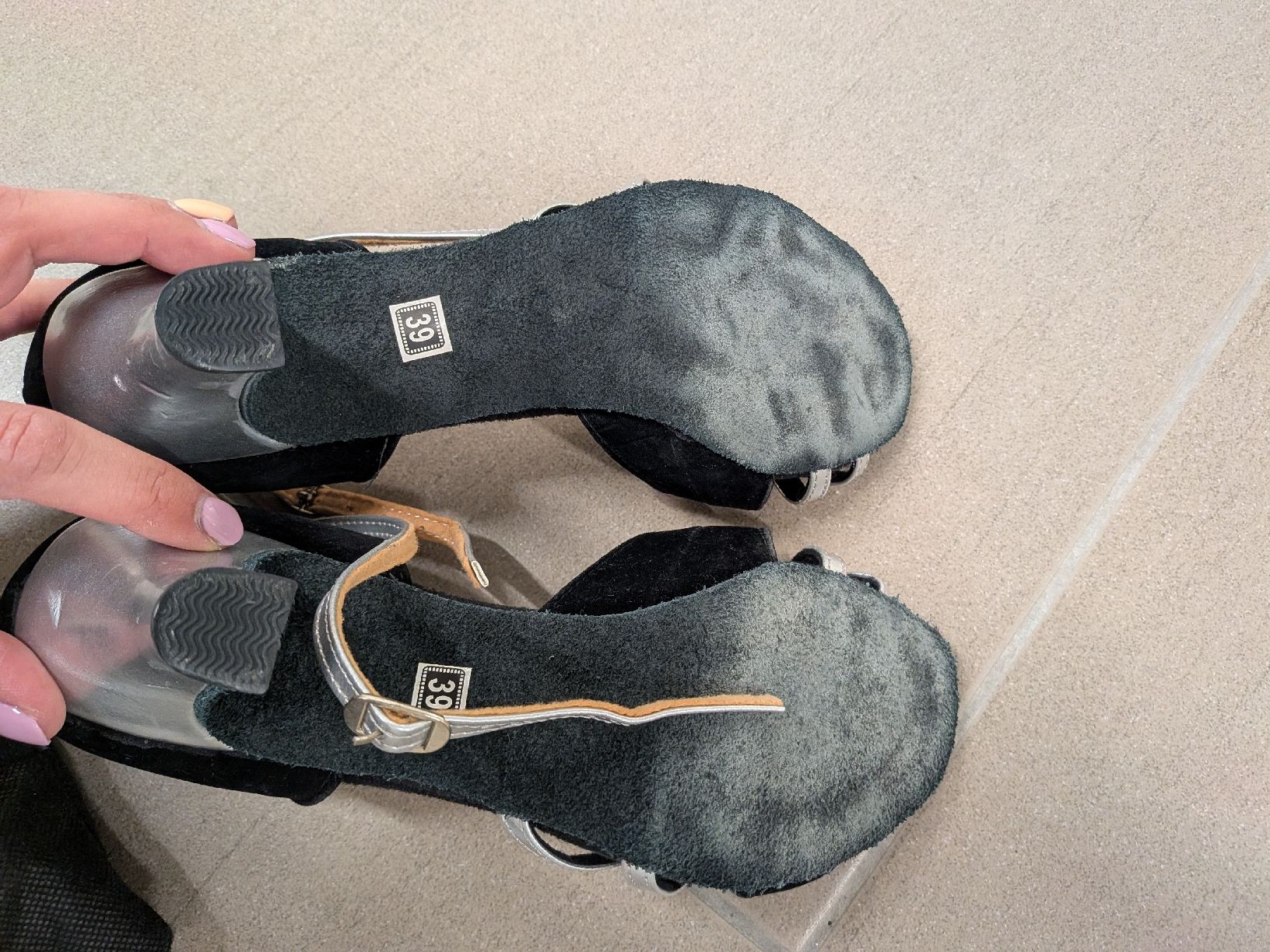 Scarpe da donna: Tanzschule /Salsaschuhe – Usato da Zürich venduto da Benutzer_istmeinname 3