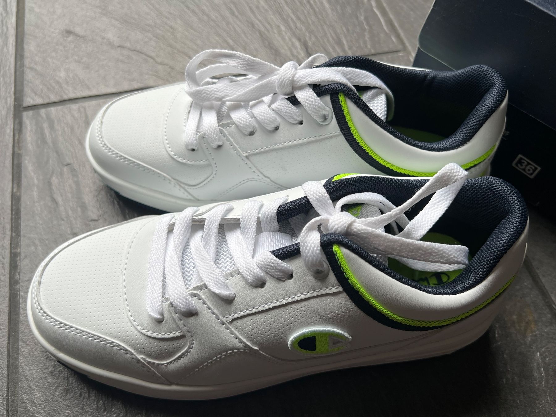 Champion Scarpe da uomo: New Champion White Sneakers, Size 36 – Nuovo (secondo la descrizione) da Wuerenlos venduto da jaya73 1