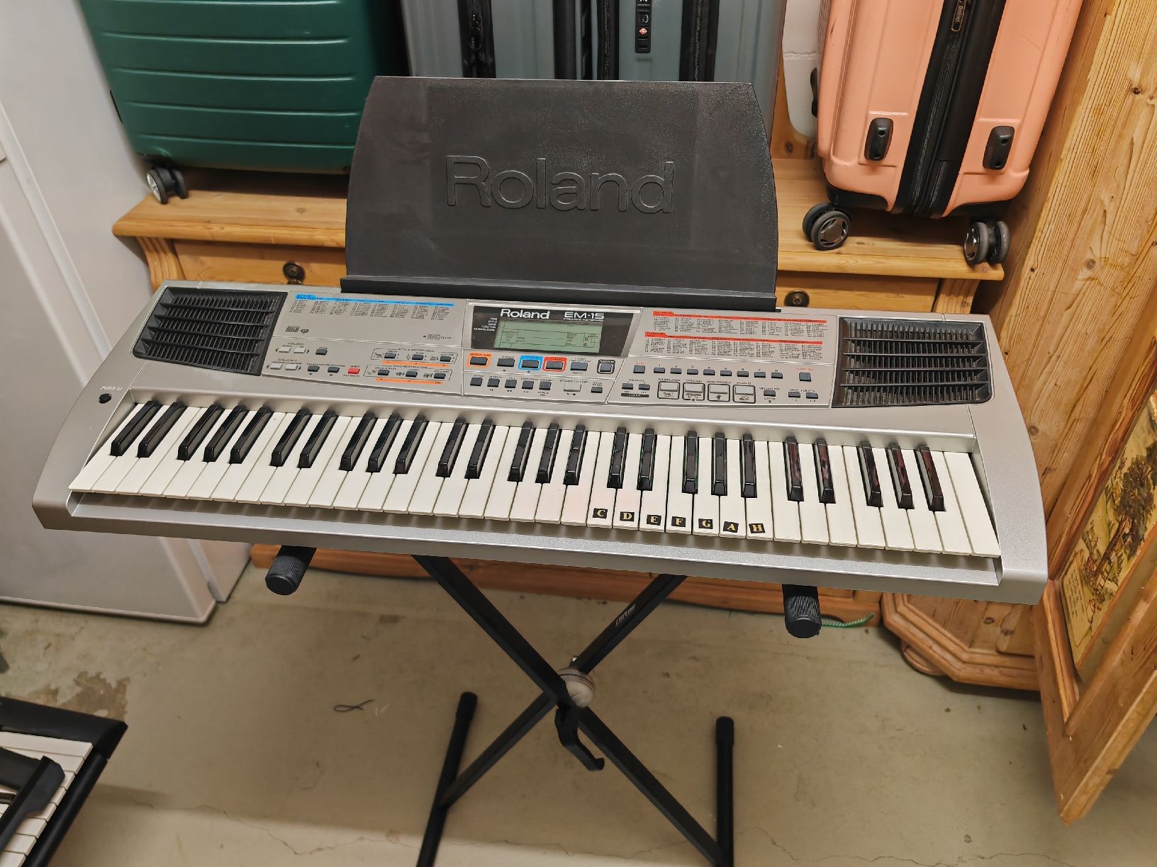 Roland Musikinstrumente: Roland EM-15 Keyboard inkl. Ständer – Gebraucht aus Niederhasli von OlympusDMons