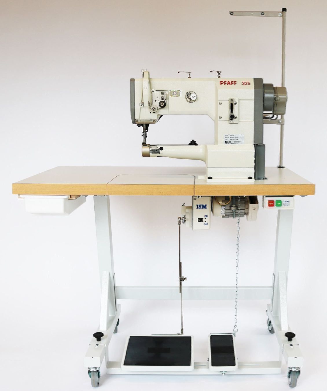 Pfaff Macchine da cucire: Industrienähmaschine PFAFF 335 Neu – Nuovo e nell'imballaggio originale da Rehetobel venduto da dani034