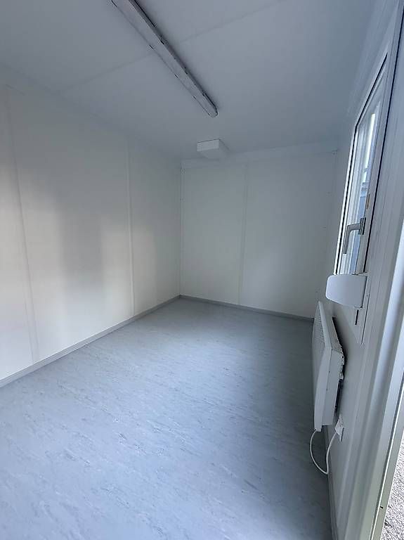 Contenitori edile: NEU! Mannschaftscontainer / Bürocontainer 20' – Nuovo e nell'imballaggio originale da Laufen venduto da BischagAG 2