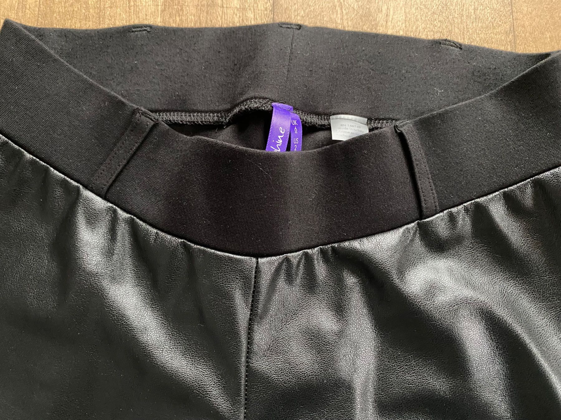 Pantaloni: Seraphine - schwarze Umstandsshose in Lederoptik Gr. 34 – Usato da Meilen venduto da kleisi01 4