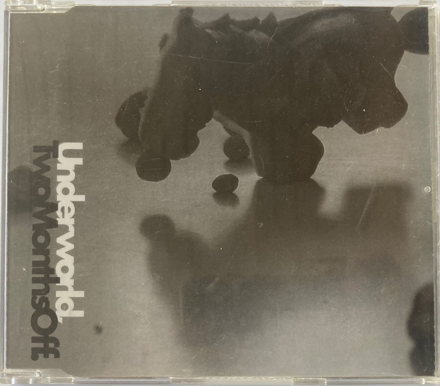 CDs: UNDERWORLD - TWO MONTHS OFF – D'occasion à Poliez-Pittet par Newtown-Records