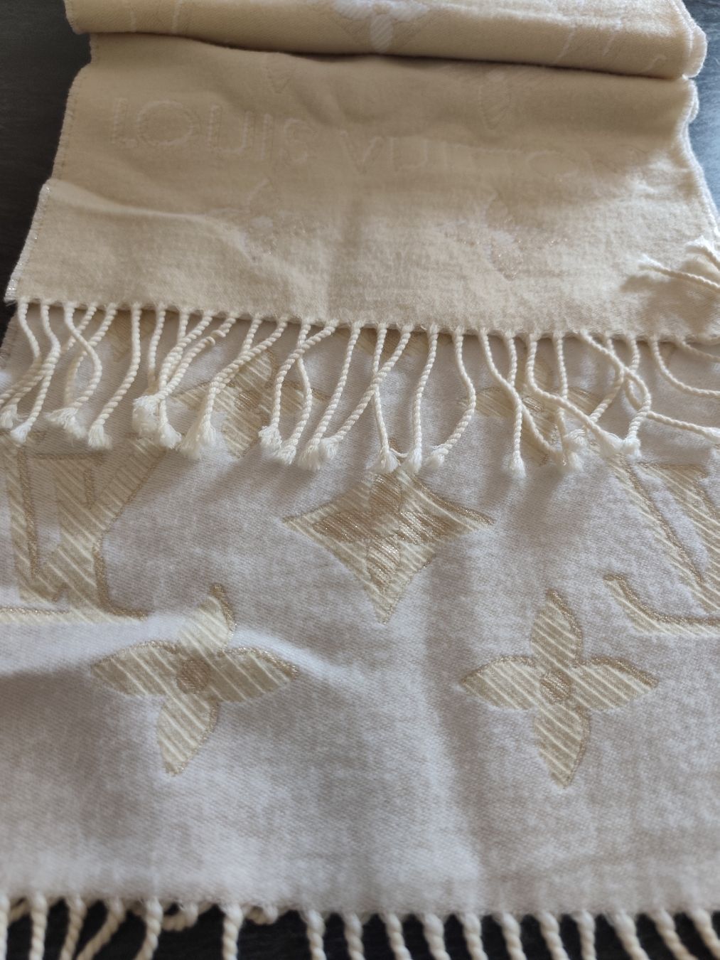 Louis Vuitton Foulards & écharpes: Louis Vuitton Écharpe  – Neuf (Voir description) à Martigny par Vintage-23 4