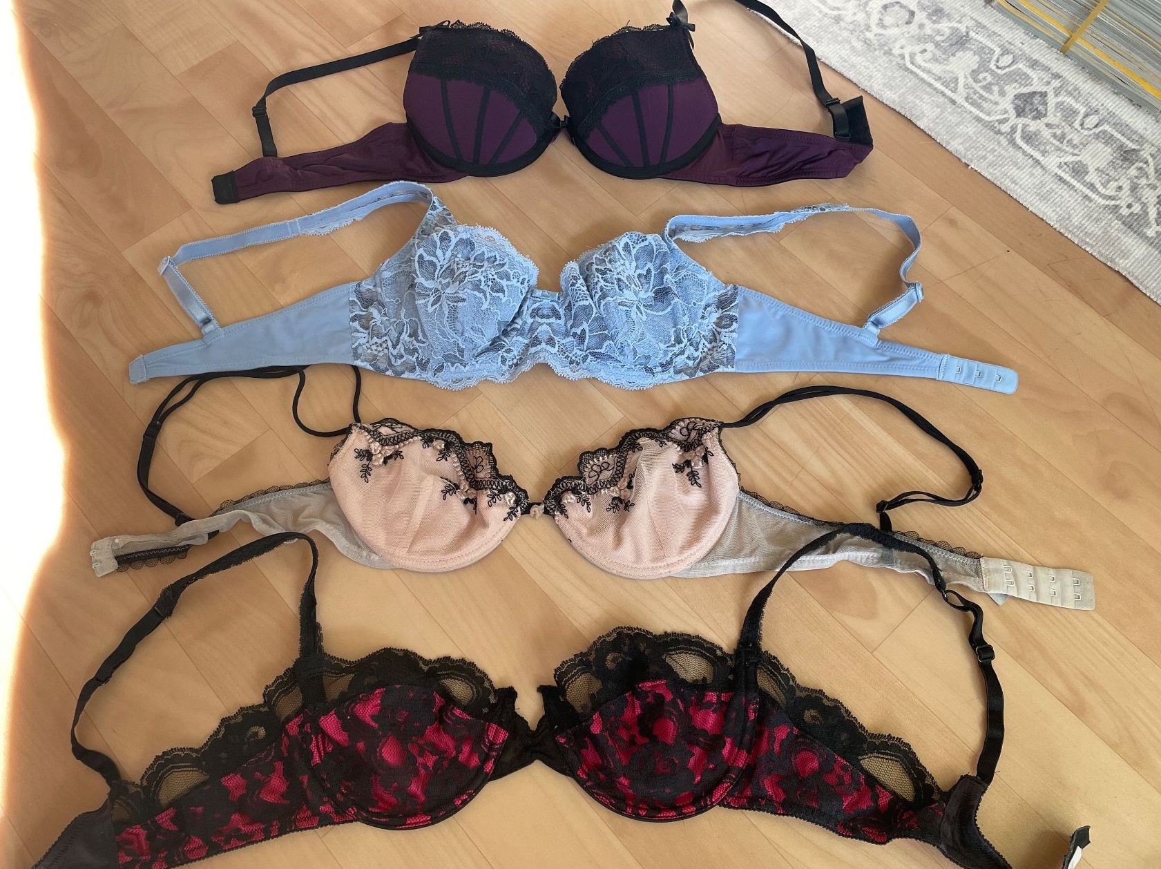 Intimissimi Altra biancheria intima: 5 BH bras 75/80C – Usato da Zürich venduto da Angela_Fashion_Lover
