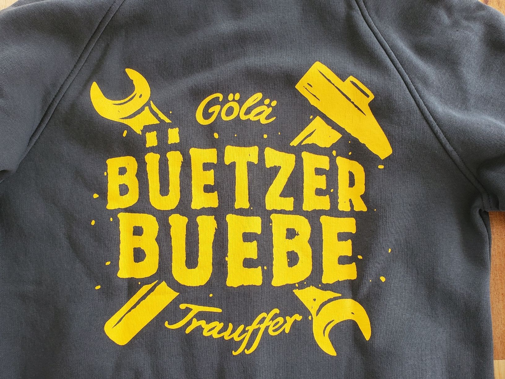 Maglioni & Felpe: Büetzer Buebe Hoodie Gr. M – Usato da Schwarzsee venduto da dergli01 3
