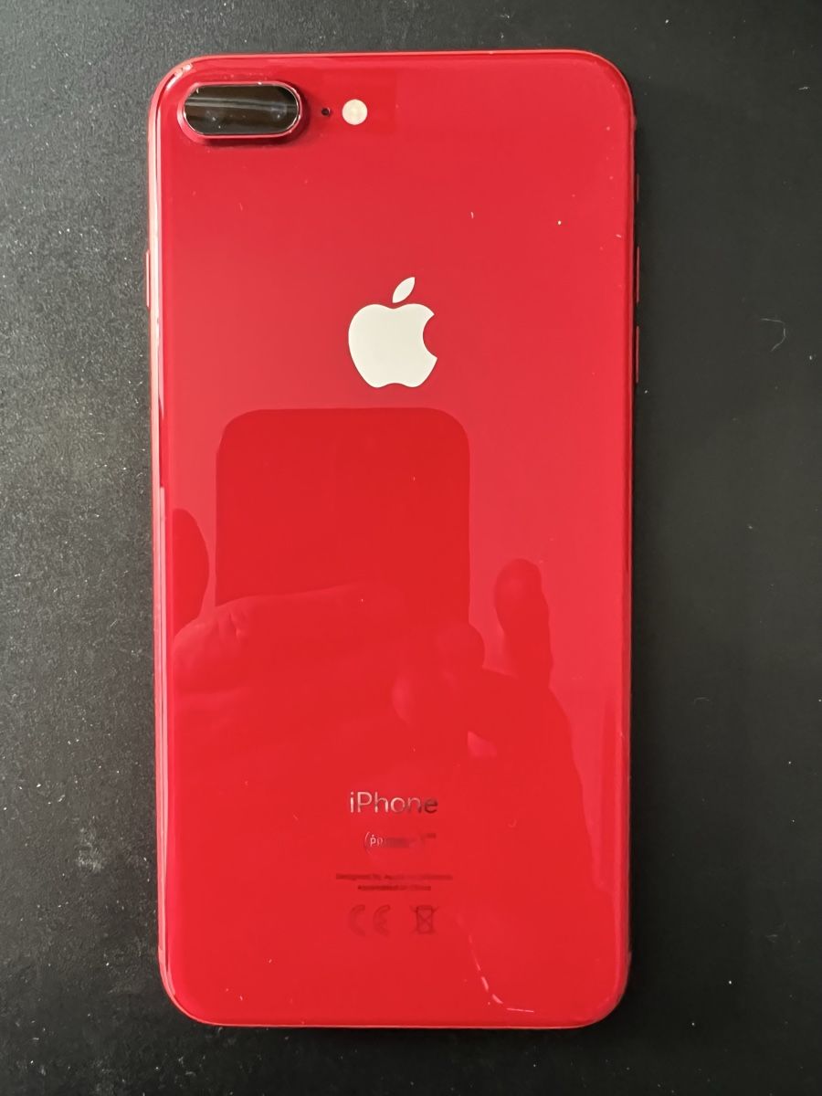 Apple Portables: iPhone 8 Plus RED 64GB mit Hülle – D'occasion à Kradolf par Sulgi