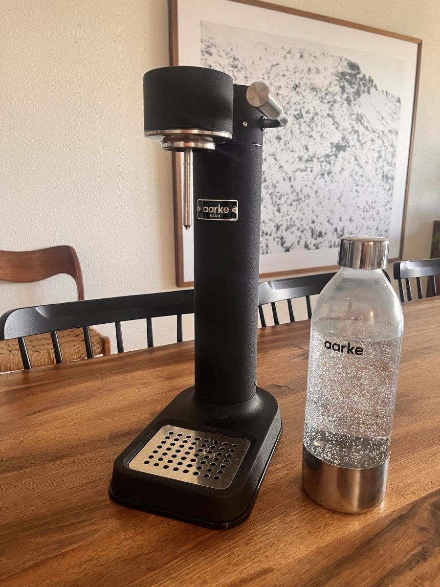 Aarke Elettrodomestici da cucina: Aarke Wassersprudler mit Flasche – Usato da Zürich venduto da DebiSchla 1