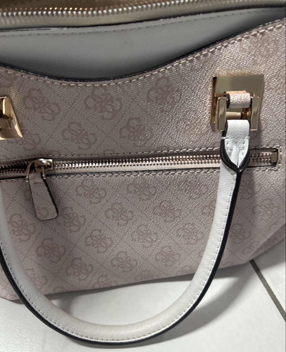 Guess Borse da donna: Guess sac à main femme – Nuovo (secondo la descrizione) da Martigny venduto da pseudinette 5