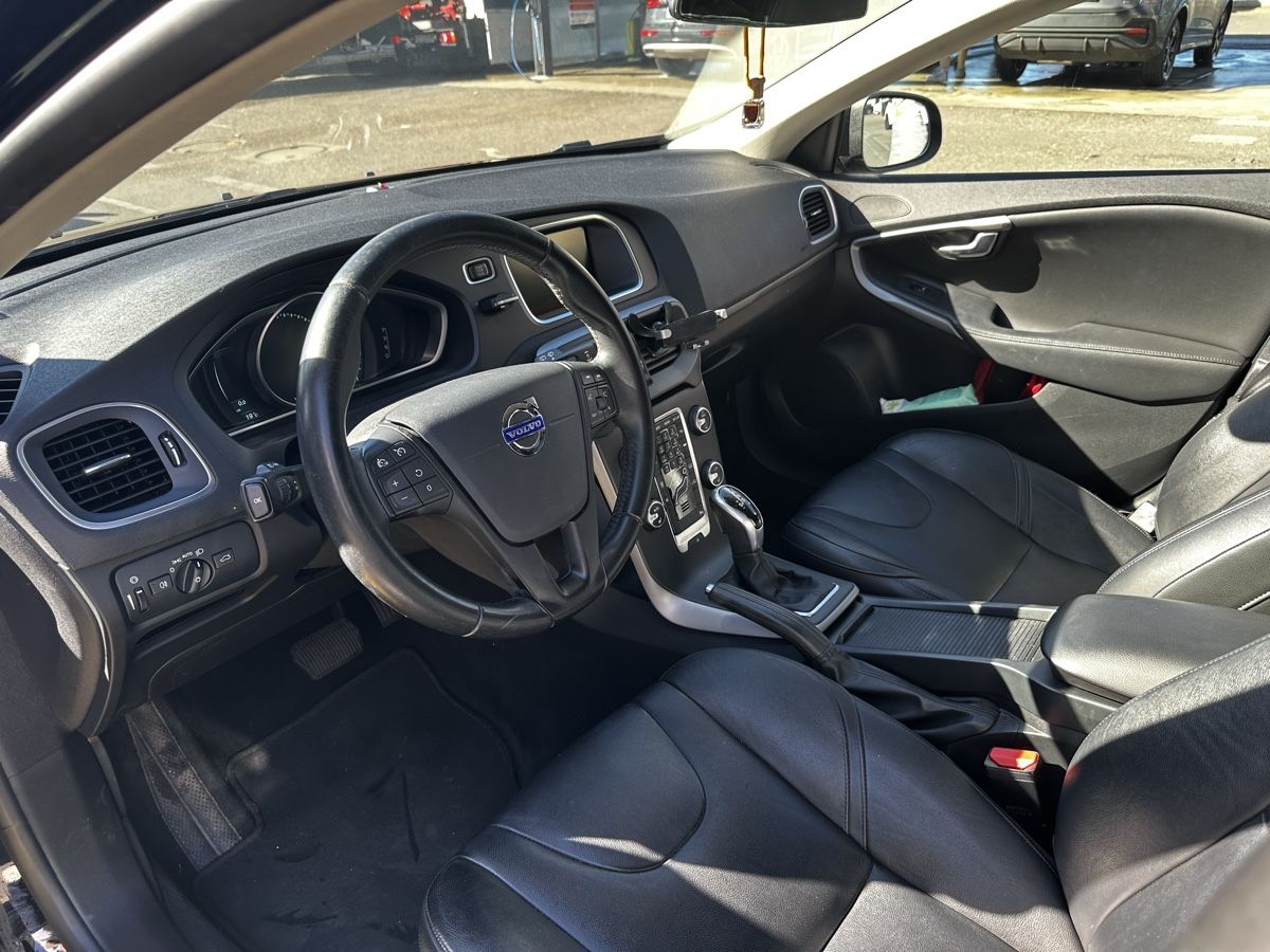 Volvo Automobili: Volvo V40 D3 – Usato da Zürich venduto da Edi22 1