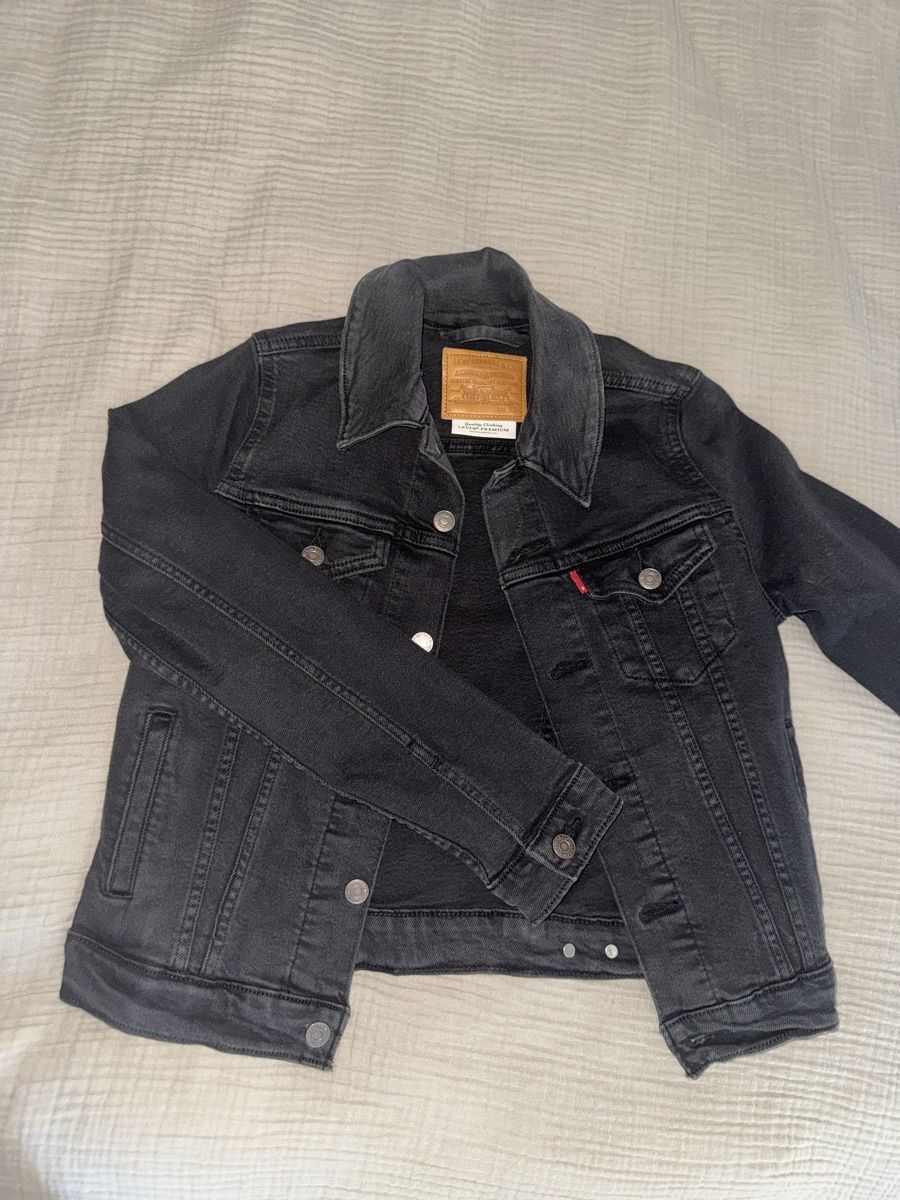 Levi's Giacche: Jeansjacke LEVI’S - schwarz – Nuovo e nell'imballaggio originale da St. Gallen venduto da lemon_888