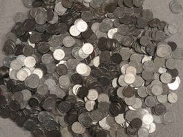 Münzen aus Japan: 1000 x 1 Yen