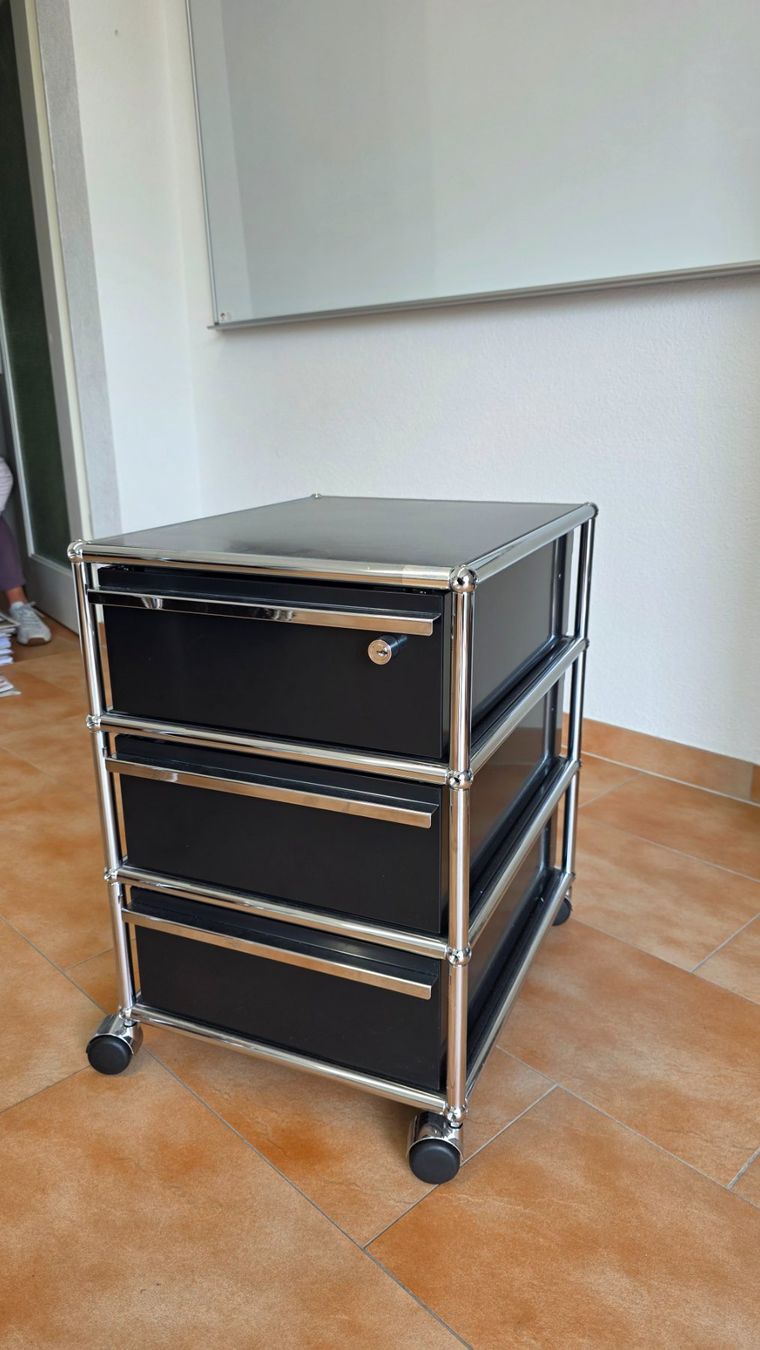 USM Banconi: USM Korpus mit Hängeregister – Usato da Biel/Bienne venduto da str_wy69
