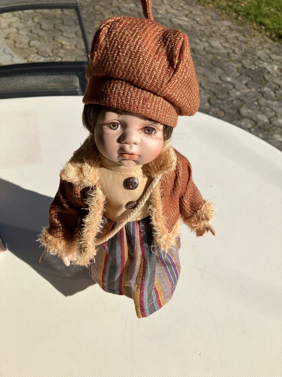 Bambole: Puppe stehend mit Aufsteller 30cm – Usato da Hettiswil venduto da Buetzi86