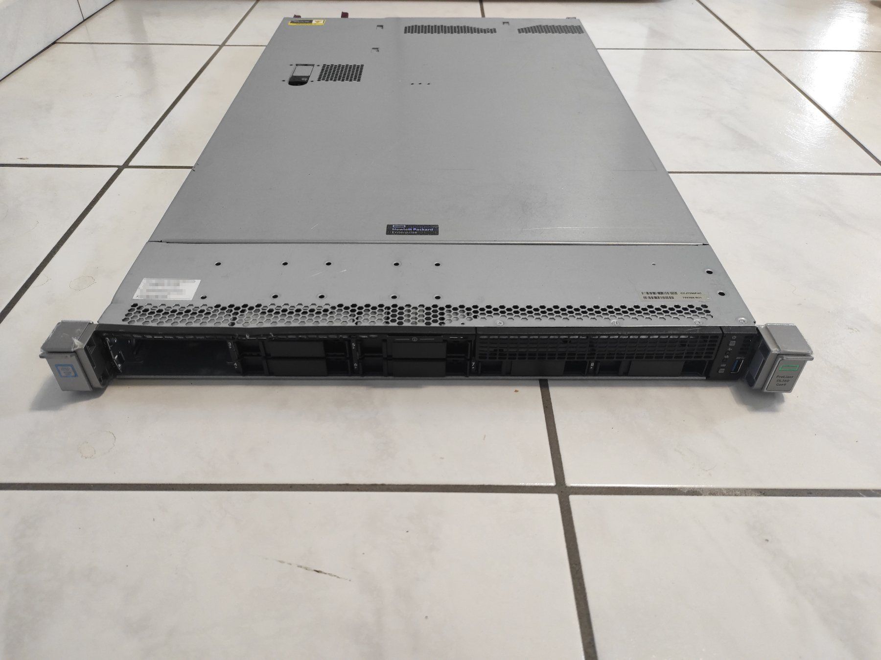 Hewlett Packard Server: HP ProLiant DL360 Gen9 SSF 2x Intel Xeon E5-2620 v4 RAID iLo – Usato da Waltenschwil venduto da paw_q7tf