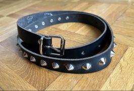 Ceinture à clou