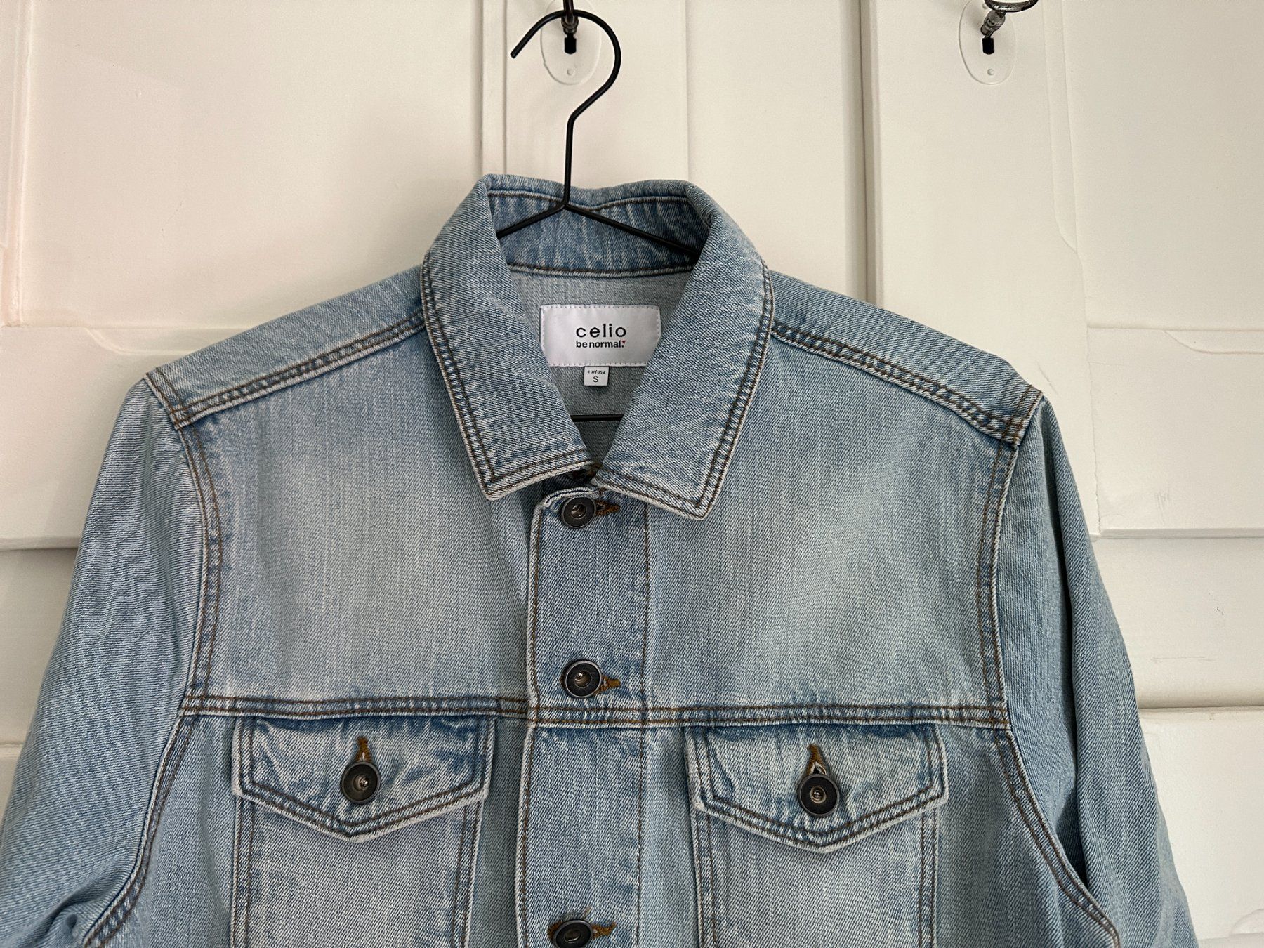 Giacche: CELIO - Jeansjacke hellblau S – Usato da Zürich venduto da Diazaio 1