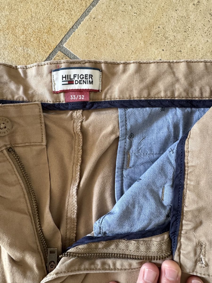 Tommy Hilfiger Pantaloni: Tommy Hilfiger Chino – Usato da Schaffhausen venduto da lemark 1