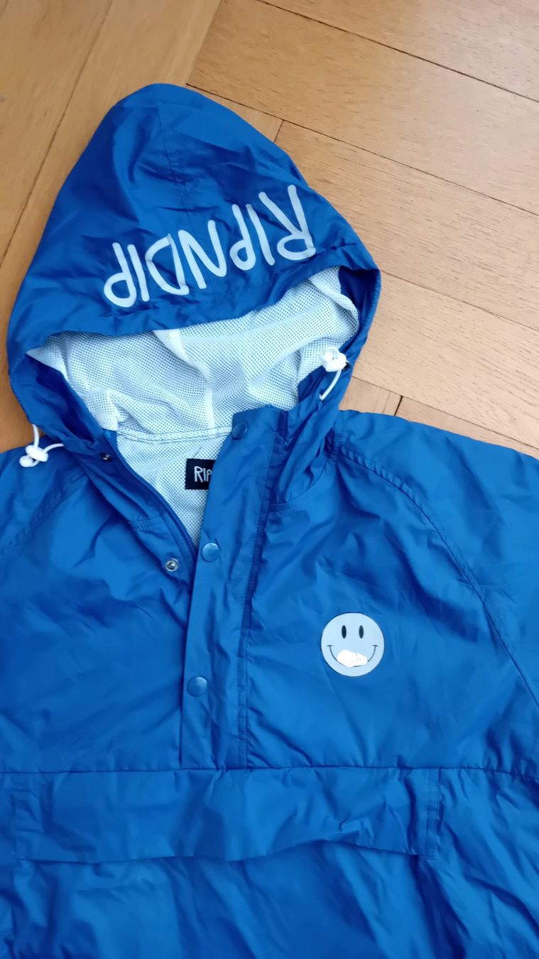 Giacche: Veste imperméable bleue RIPNDIP - taille S – Usato da Neuchatel venduto da Vlenoble 2