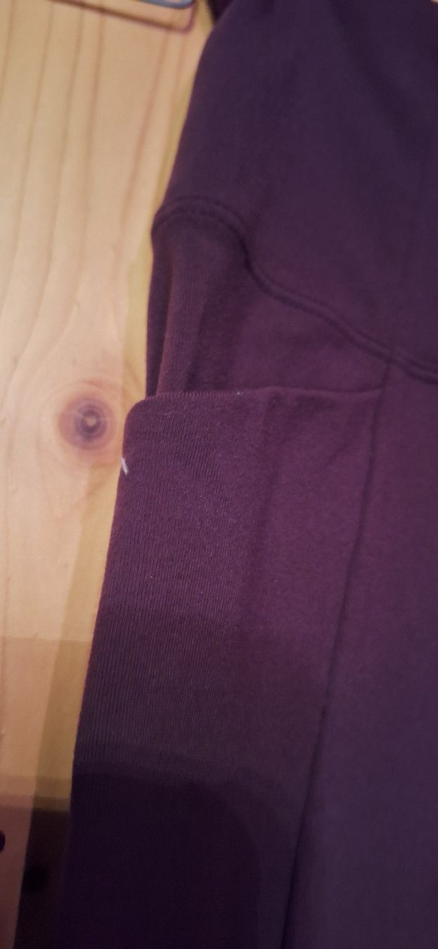 Kleiderpakete: Yoga Set Hose Athleta und 2 Tops  – Gebraucht aus Männedorf von Livingston 1