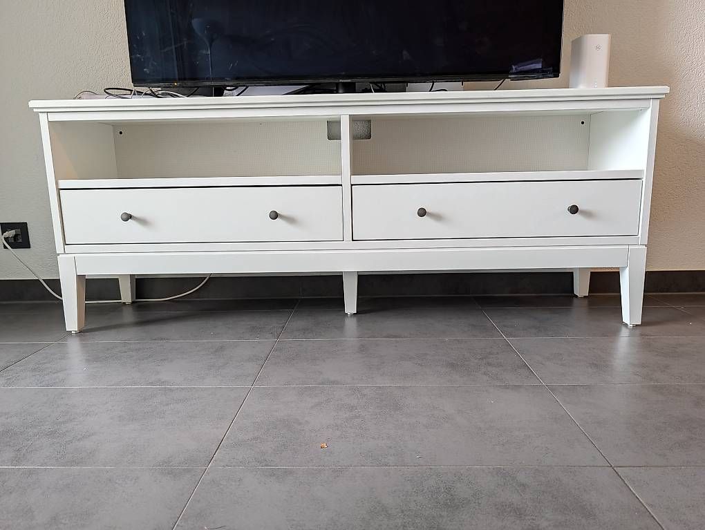 TV Möbel: Meuble TV IKEA  gratuit – Gebraucht aus Vouvry von mvz_gq2r