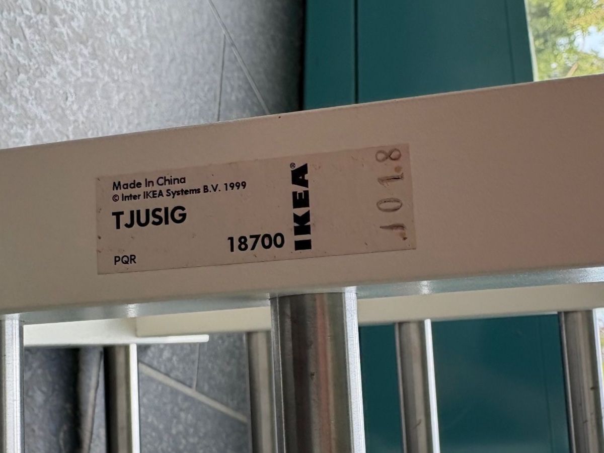 Ladenausstattungen & Messebau: Schuhregal IKEA TJUSIG Weiss – Gebraucht aus Zollikon von Xblanka 2