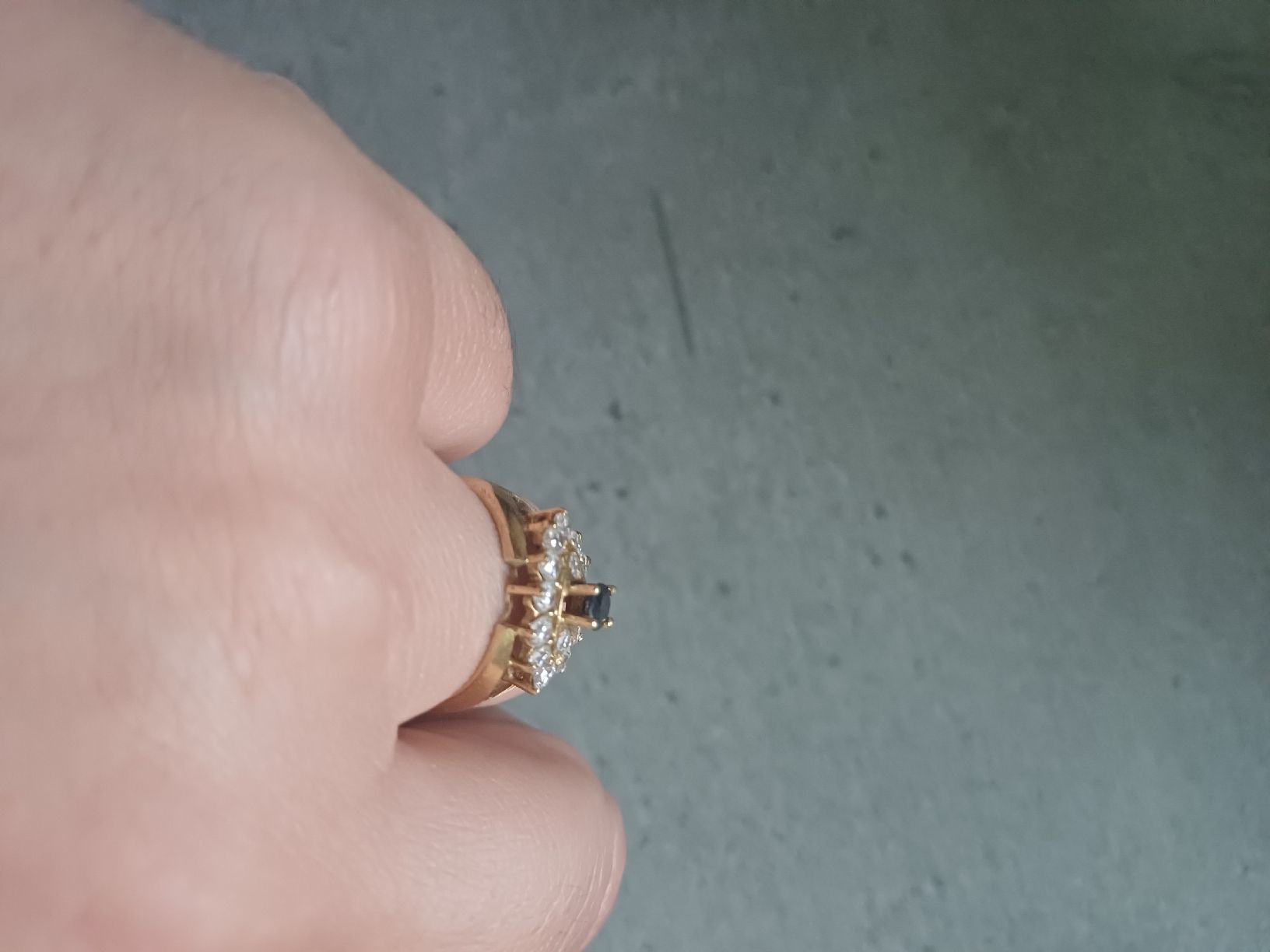 Anelli: Goldring 585 mit Steinchen 3,51g – Usato da Ostermundigen venduto da Loulilou86 1