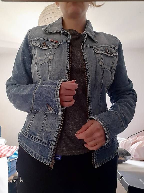 Giacche: Jeansjacke Guess – Usato da Bern venduto da BeaLehmann