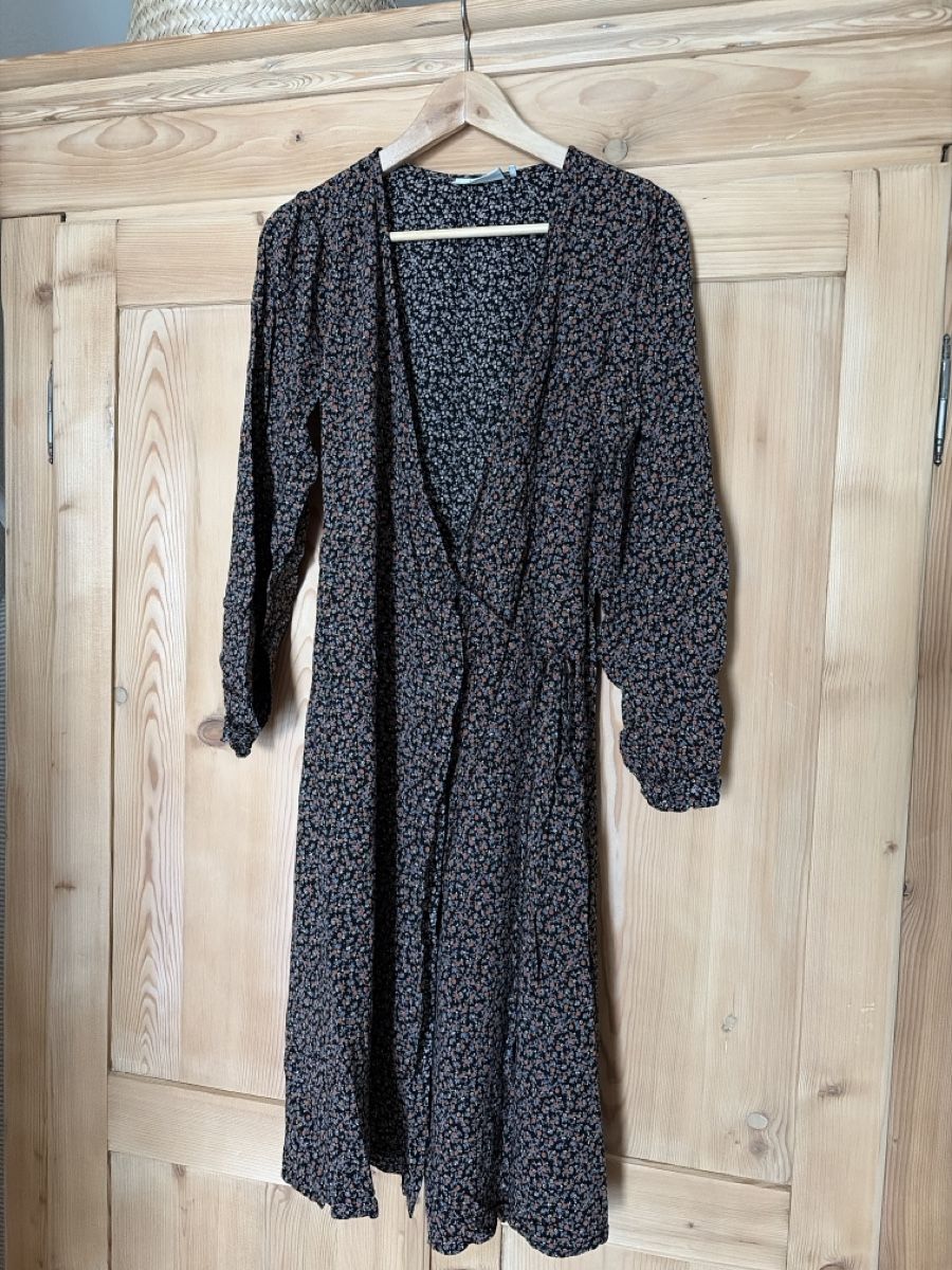 Kleider: Langarmkleid von Moves – Gebraucht aus Allschwil von Fialova