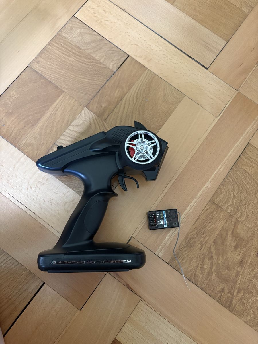 Carson Telecomando: Carson Reflex Wheel Pro 2.4GHz System mit Empfänger – Difettoso da Zürich venduto da Volvo_Trabant