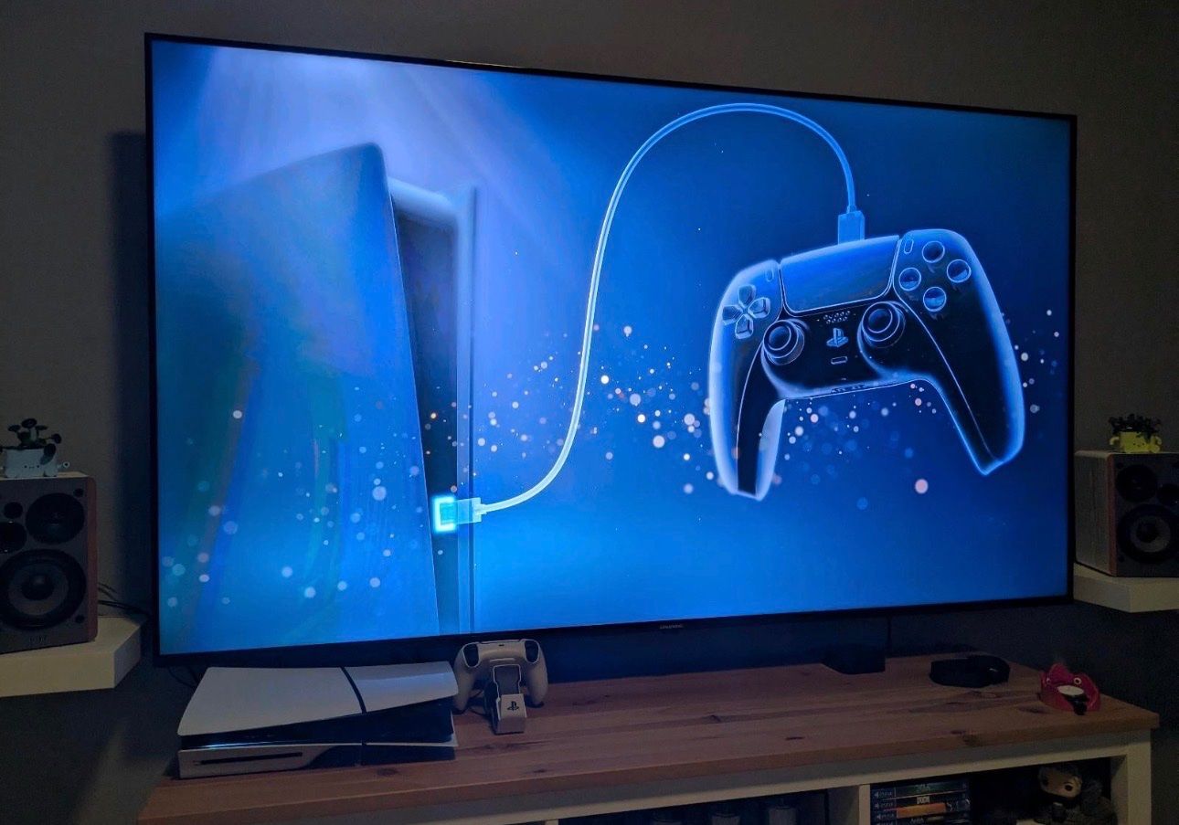 Sony Konsolen: PS5 Slim Disk / 2 Controller / Dock / 2 Spiele – Gebraucht aus Lyss von smraf 6