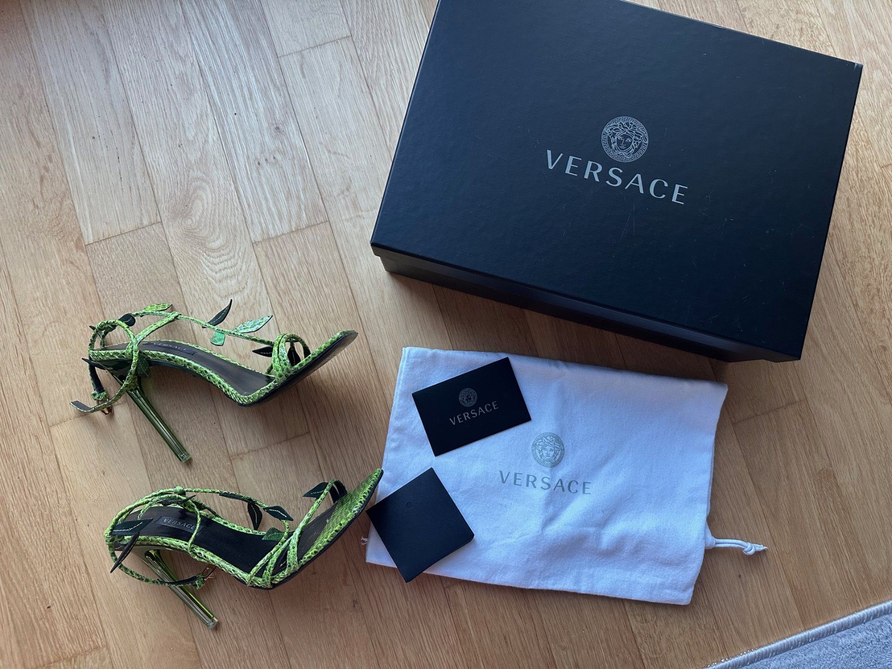 Versace Scarpe da donna: VERSACE Python Heels, Gr. 37,5,  J. Lo, NP  € 1.100,00 – Usato da Eggersriet venduto da Swiss2909
