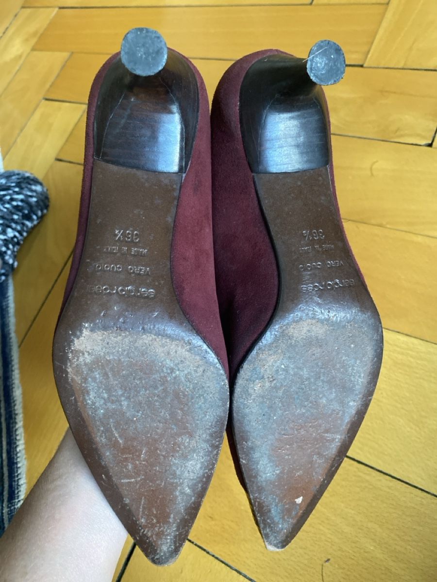 Sergio Rossi Scarpe da donna: Chaussures sergio rossi daim bordeaux 36 et 1/2 – Usato da Küssnacht am Rigi venduto da CALIFRASQUI 2