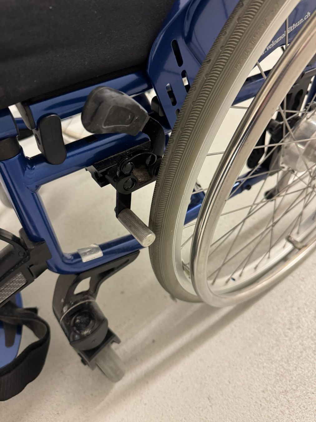 Rollstühle: Rollstuhl Blau / schwarz – Gebraucht aus Thun von mad_c5mr 8