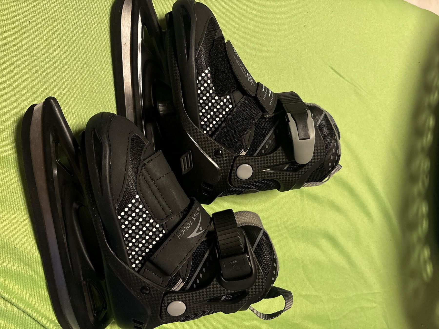 Pattini da ghiaccio: Schlittschuhe, Top Zustand, Grösse 29-33 – Usato da Eschenbach SG venduto da Missy2005 3