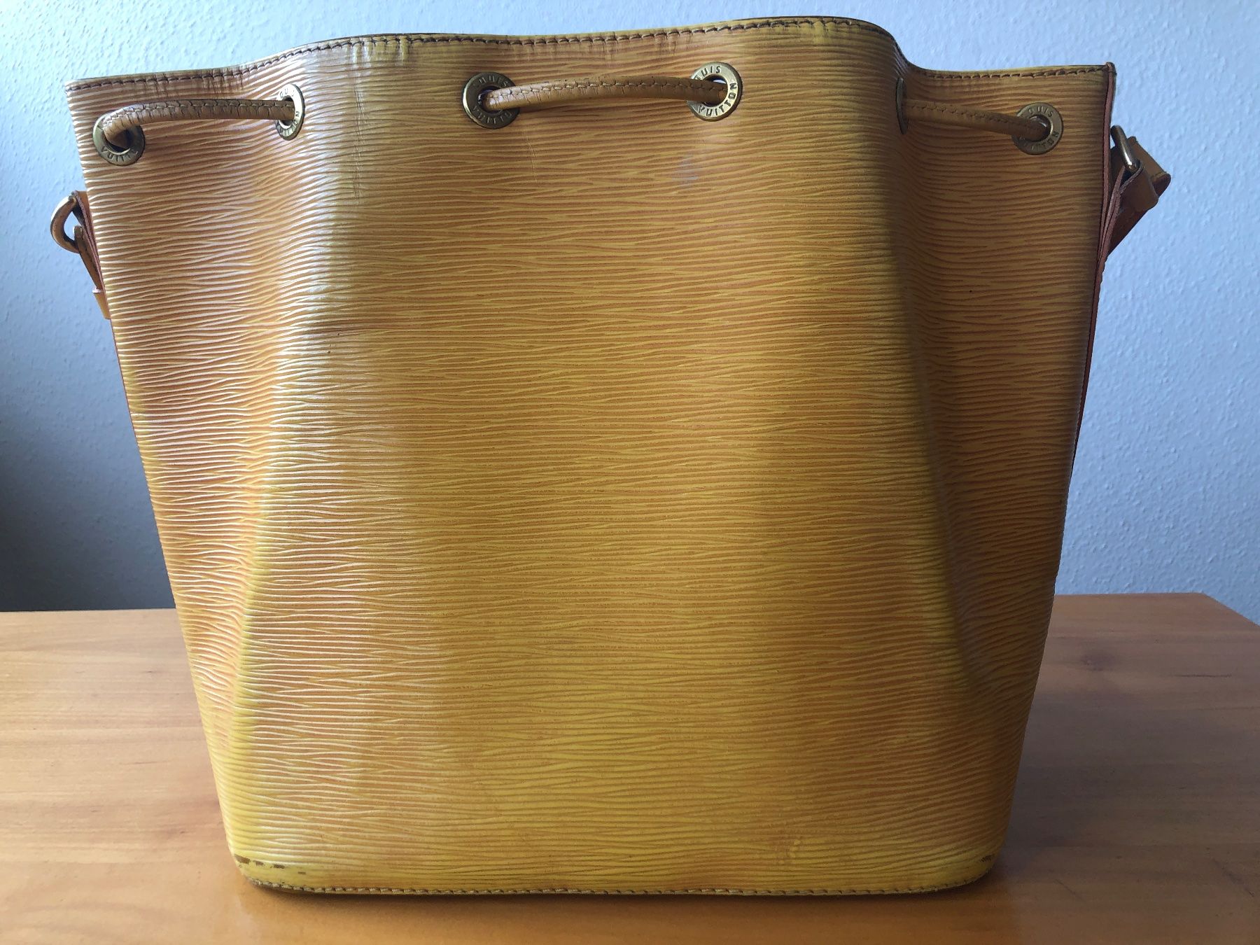 Louis Vuitton Borse da donna: Louis Vuitton Petit Sac Noe gelb – Usato da Zürich venduto da ehupp 2