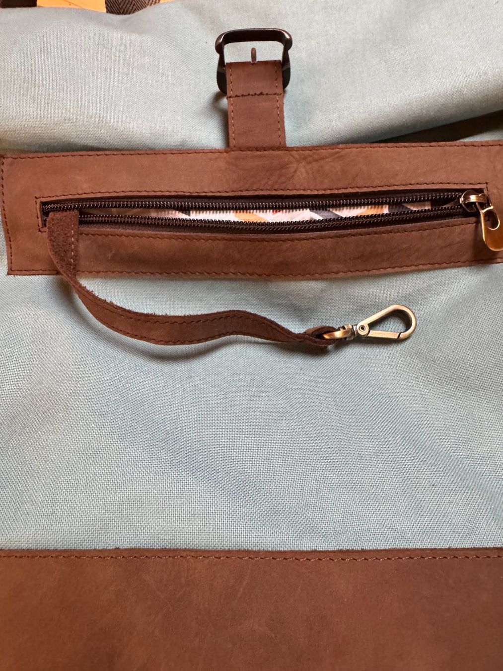 Zaini: Roll-Top Rucksack blaugrün mit braunem Leder – Nuovo e nell'imballaggio originale da Stäfa venduto da Mofi8712 4