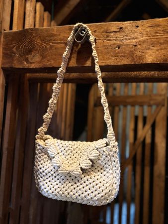 Gehäkelte Handtasche - hüpsch und ungetragen