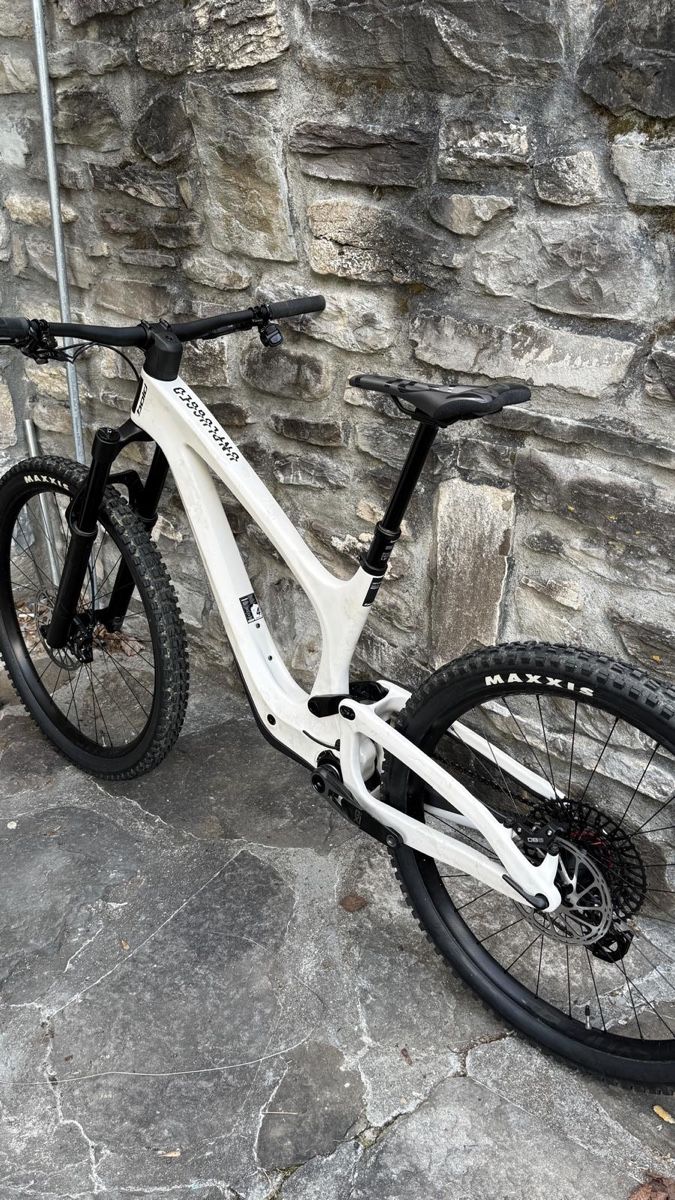 Velos: BOLD Unplugged Ultimate M – Neu (gemäss Beschreibung) aus Troistorrents von mor_p5rv 1