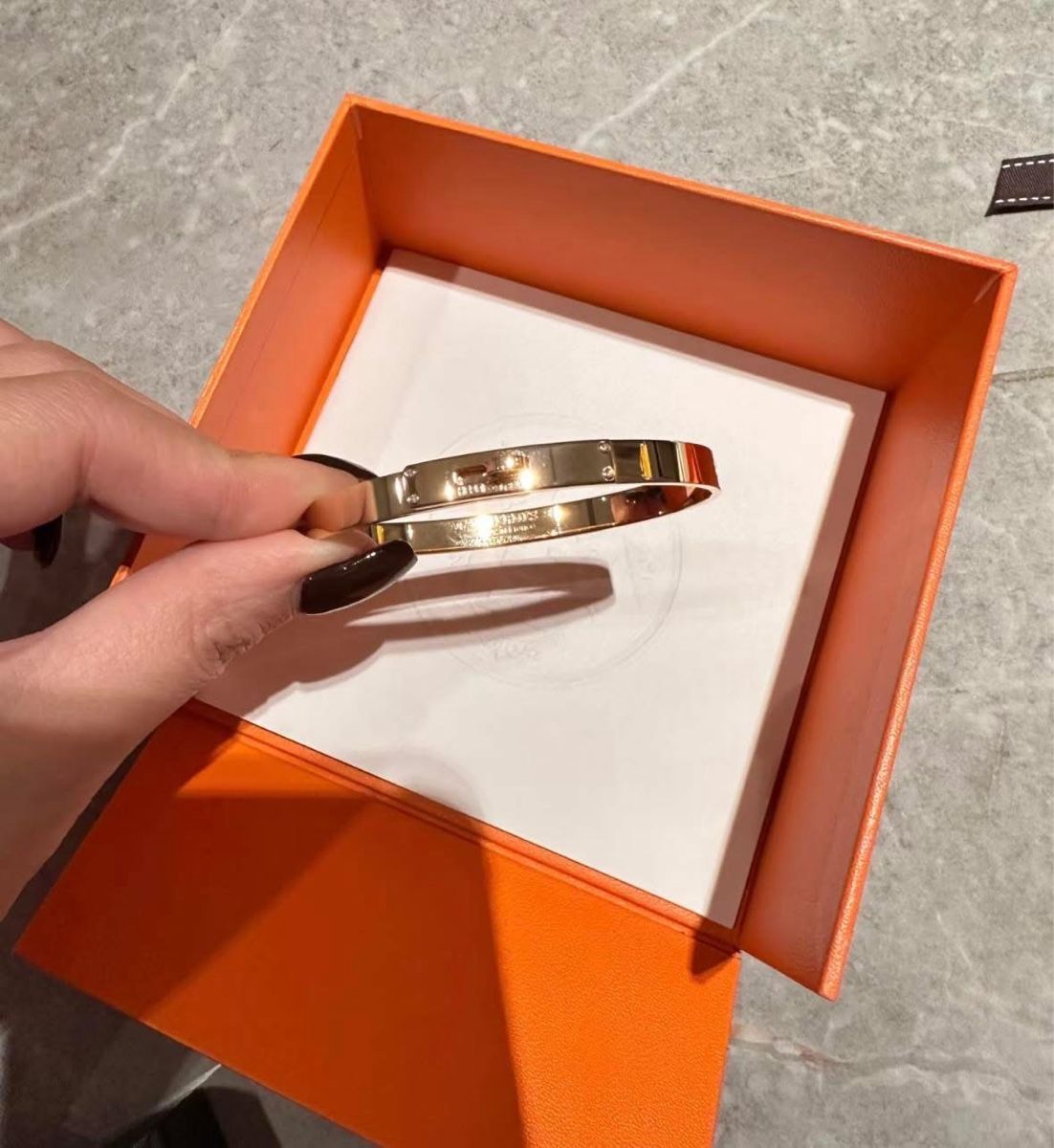 Hermès Bracciali & Braccialetti: Hermes kelly armreif neu – Nuovo e nell'imballaggio originale da Kilchberg ZH venduto da cruella 2