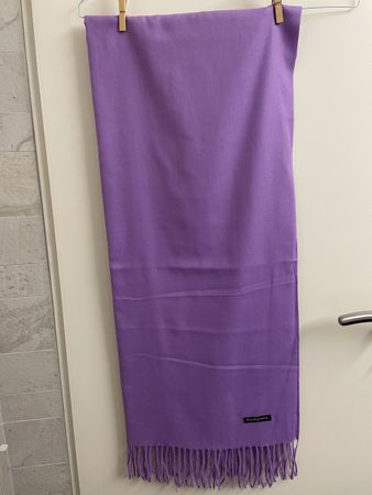 Lavender 100% Cashmere Scarf. Brand New